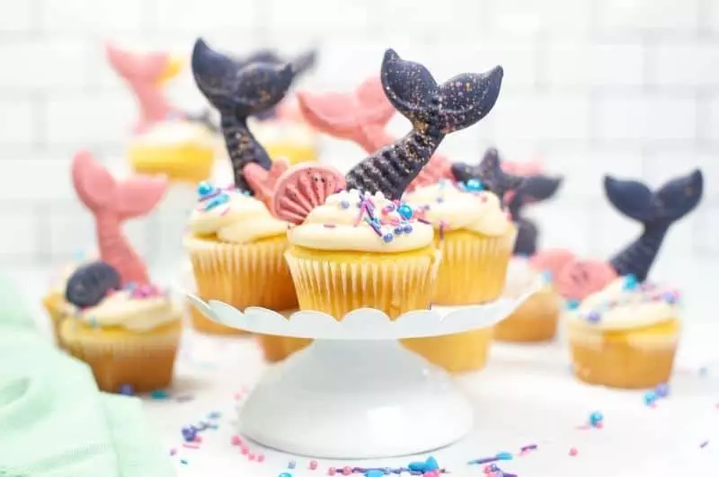 mermaid cupcakes with DIY tails