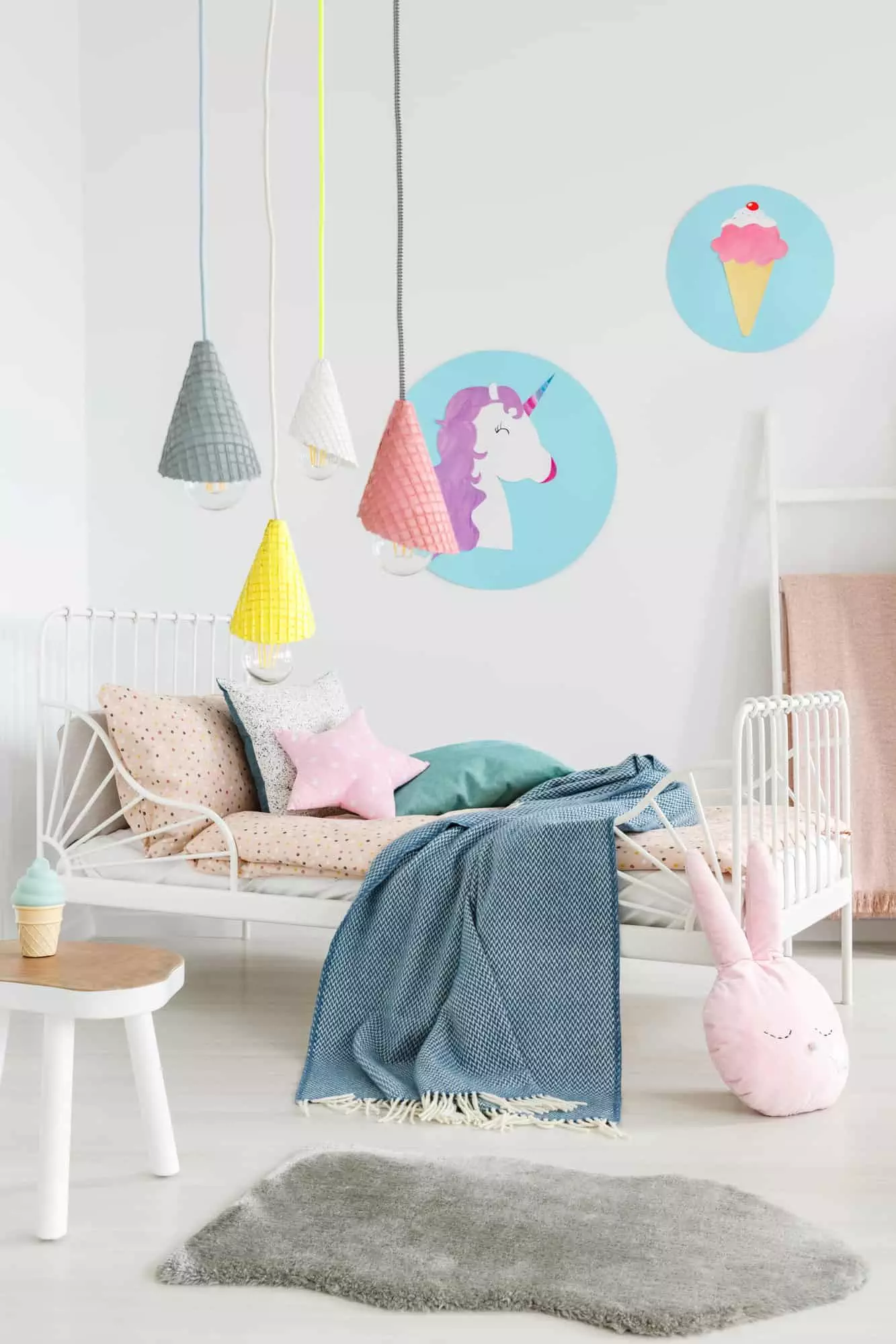 unicorn room - makes great unicorn toys for girls.