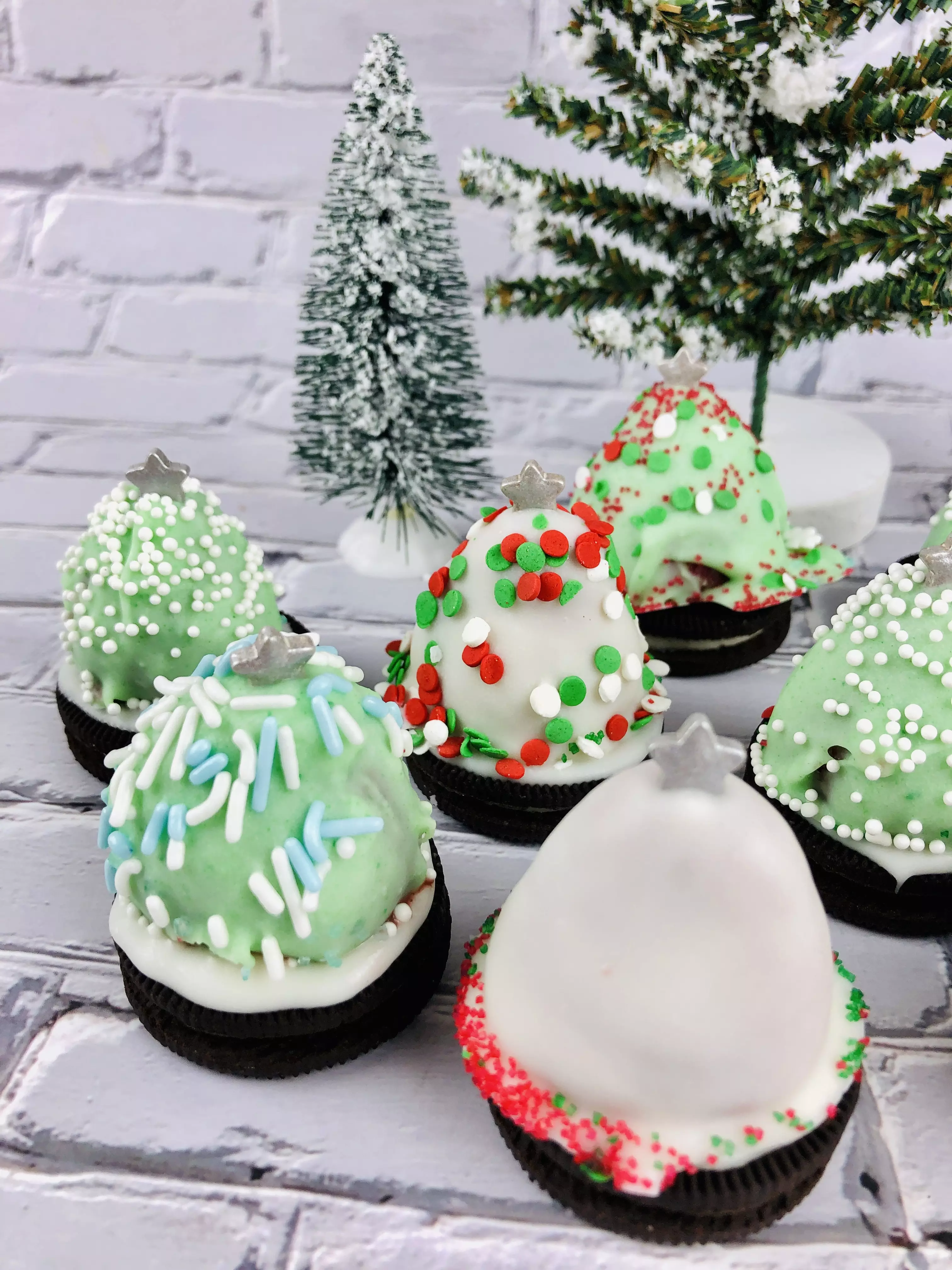 chocolate-covered strawberry Christmas trees