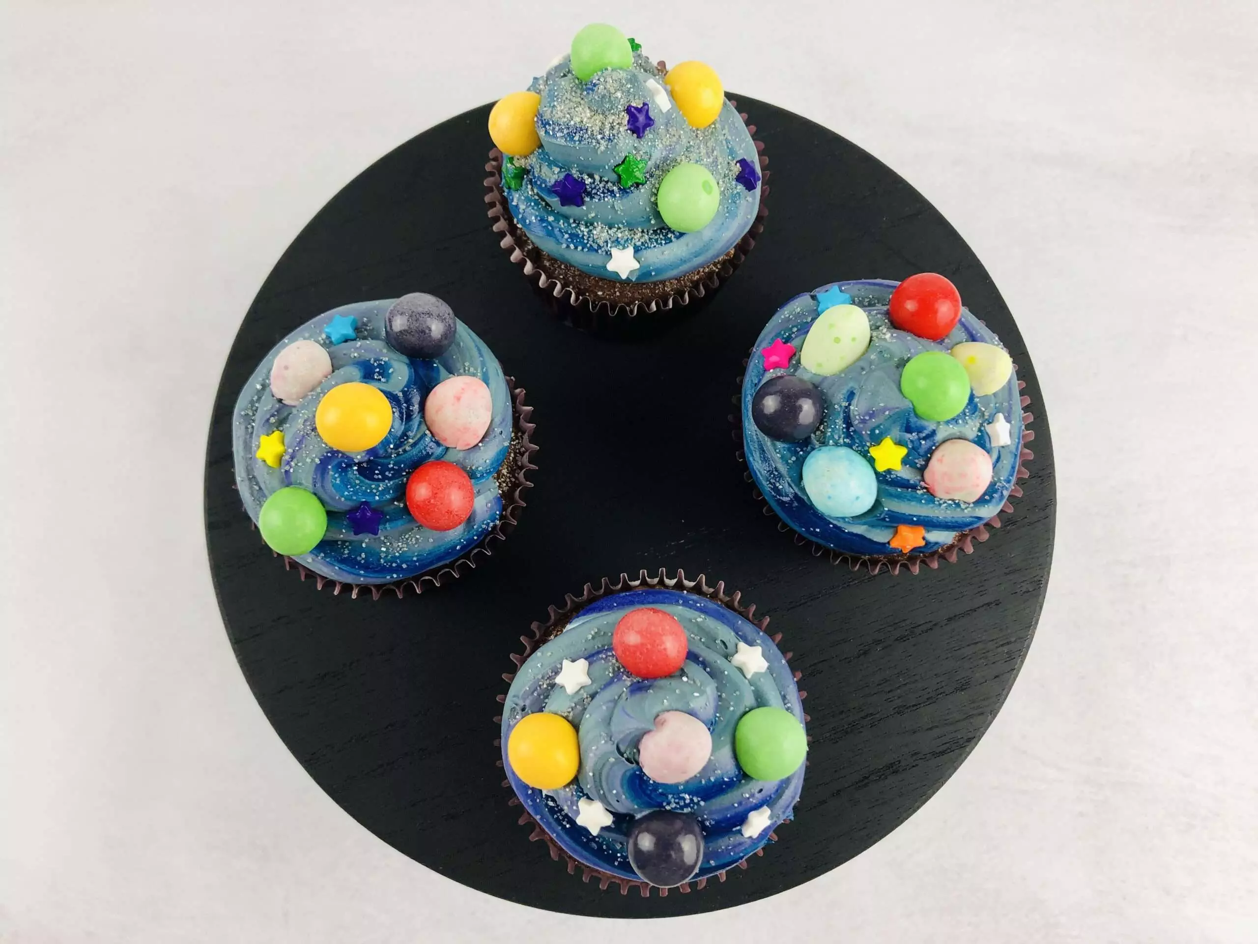 galaxy cupcakes