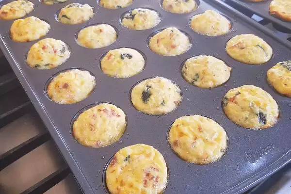 These spinach frittata muffins are healthy and delicious and make an excellent fast breakfast! Grab the recipe on Made in a Pinch and follow us on Pinterest for more helpful tips and easy recipes!