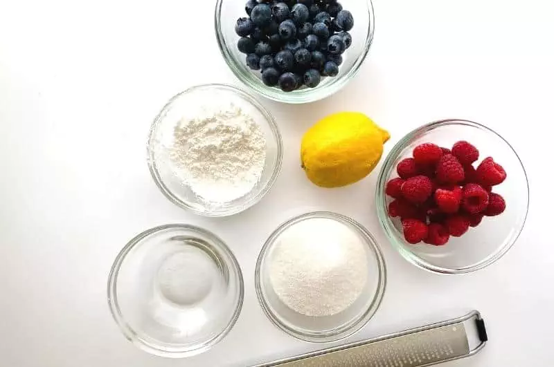 Chantilly cake berry sauce ingredients