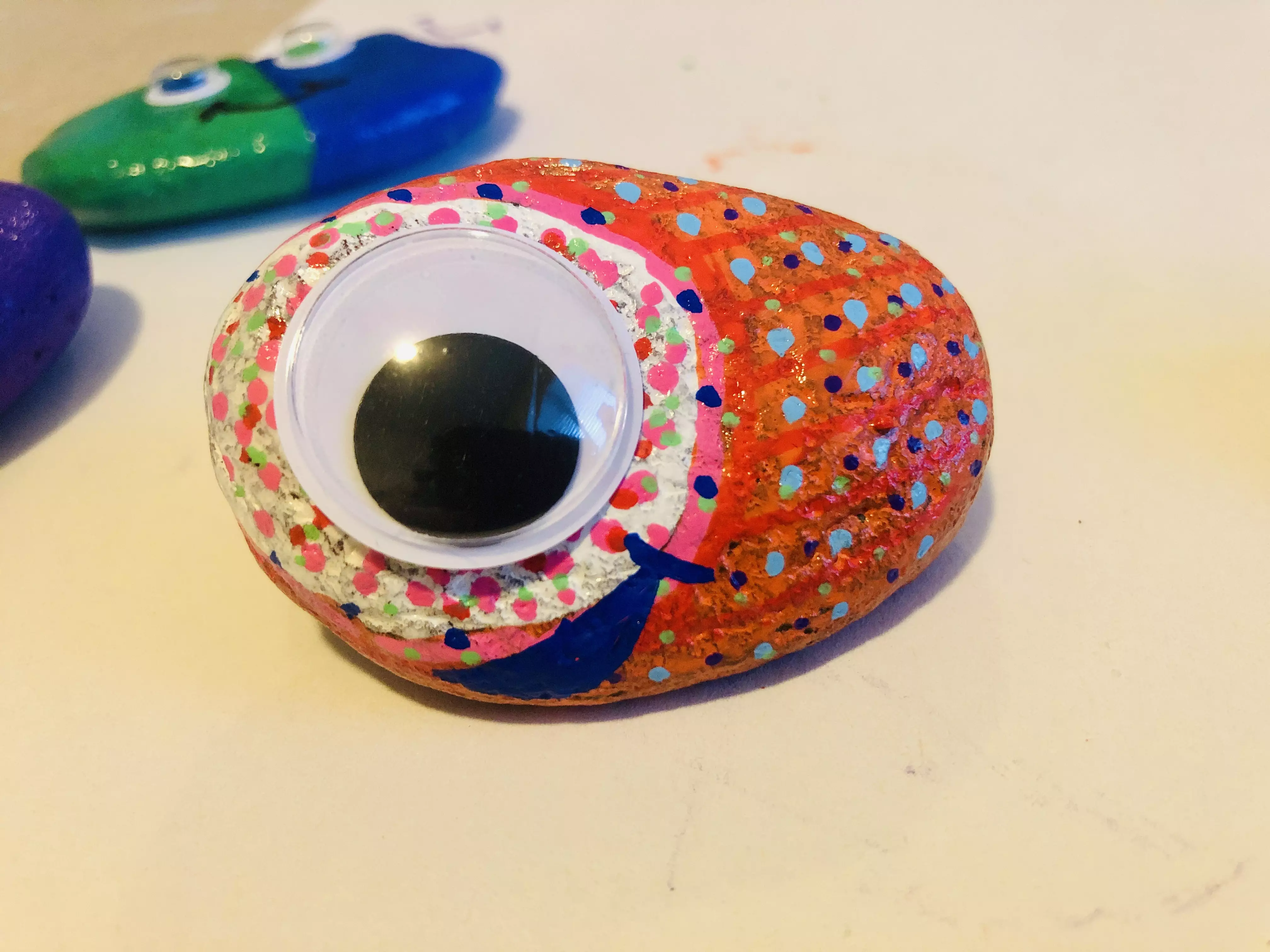 painted pet rock craft example