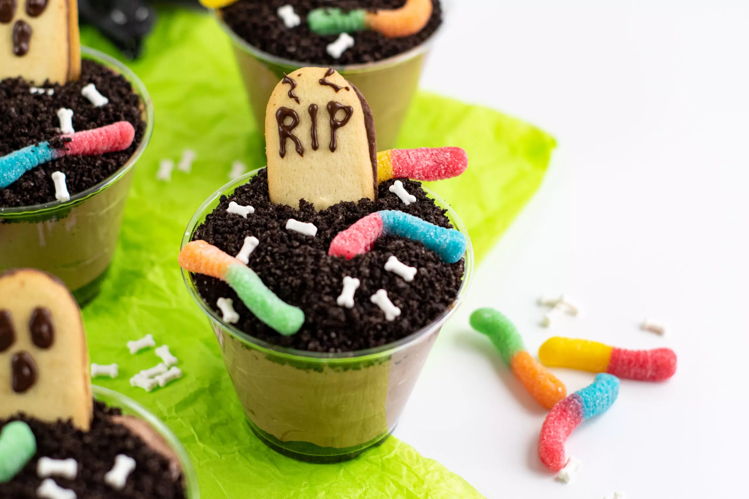 Oreo Halloween Dirt Cups with gummy worms